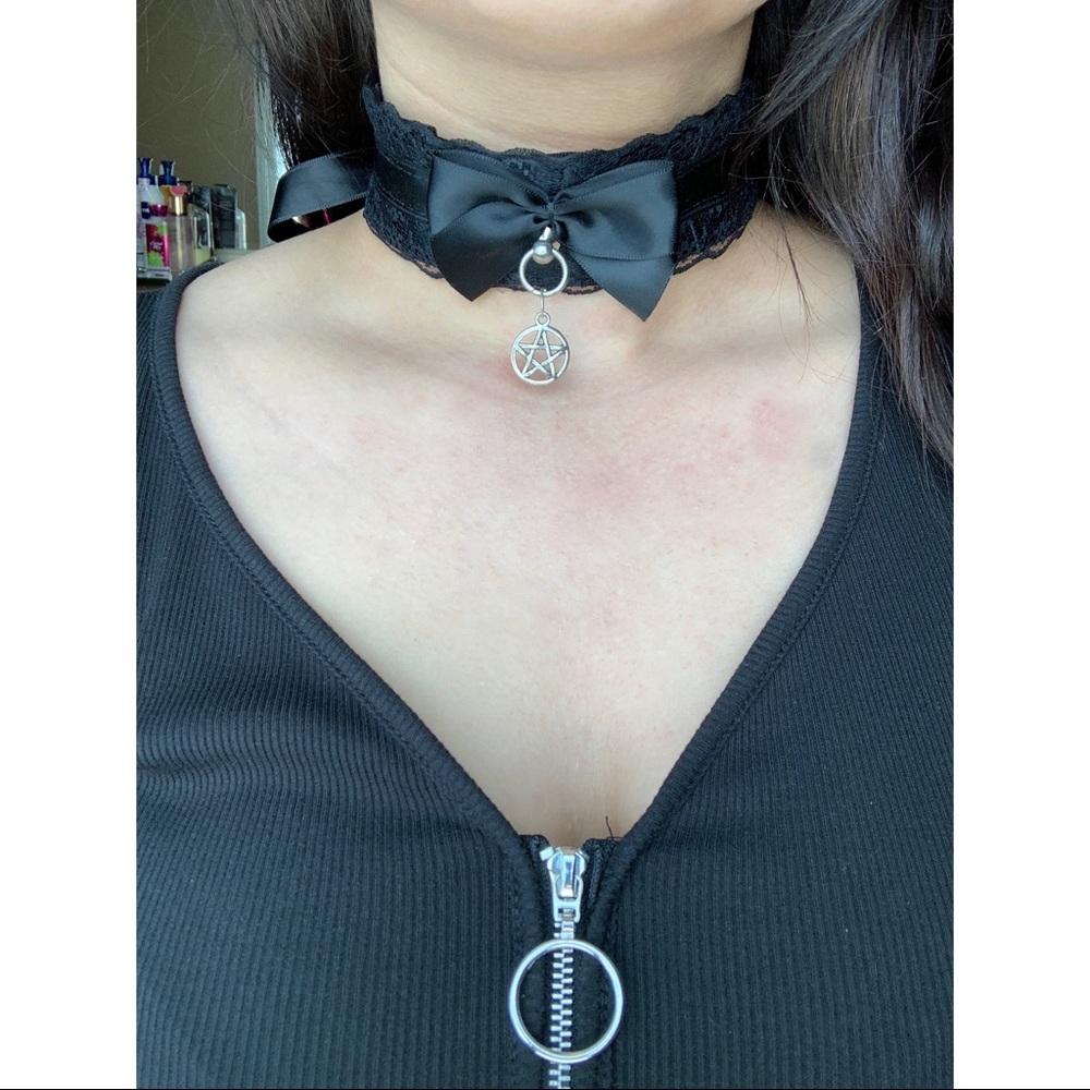 Black choker